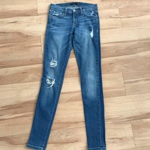 •Distressed denim skinny jeans• size 26
